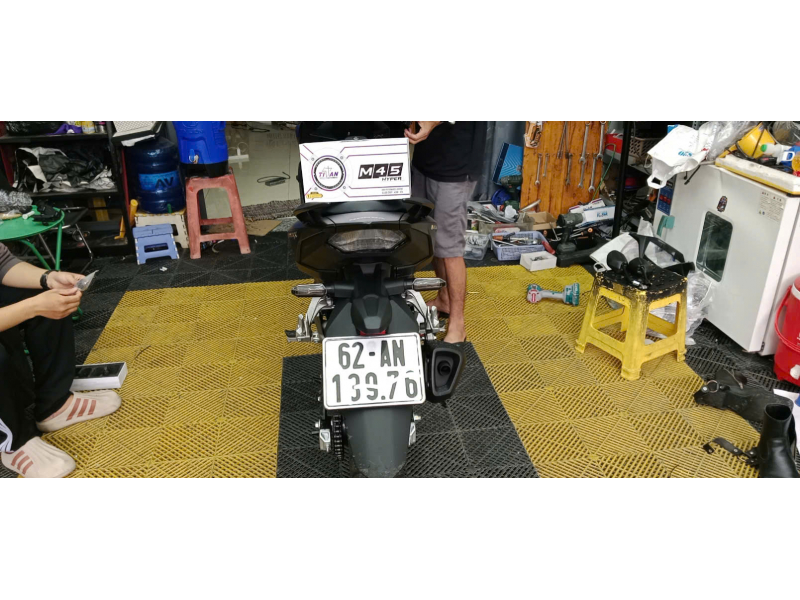 Độ đèn nâng cấp ánh sáng Titan M45 Hyper cho xe Winner X